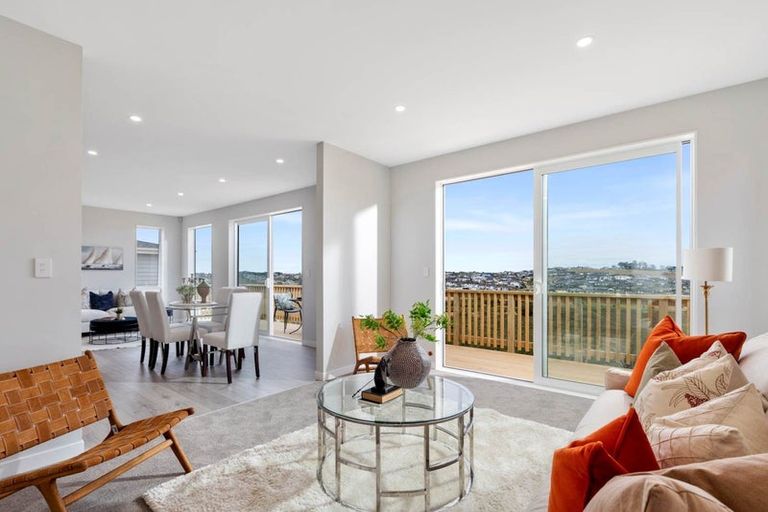 Photo of property in 28 Cassidy Drive, Orewa, 0931