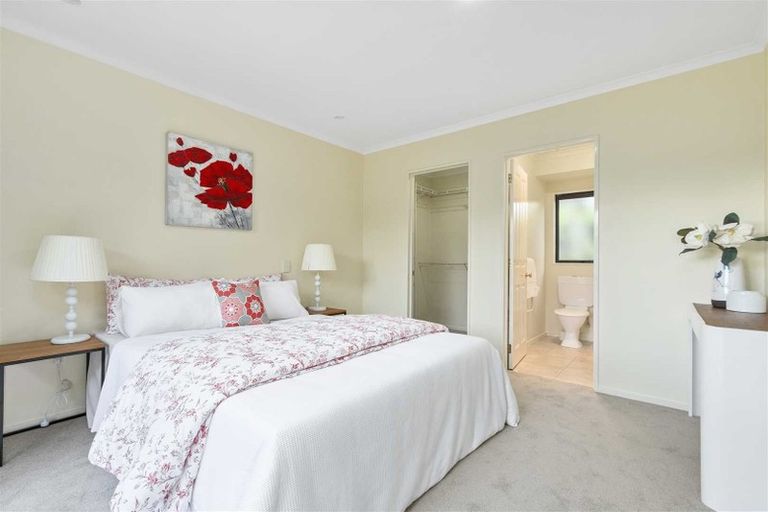 Photo of property in 11 Campile Close, East Tamaki, Auckland, 2016
