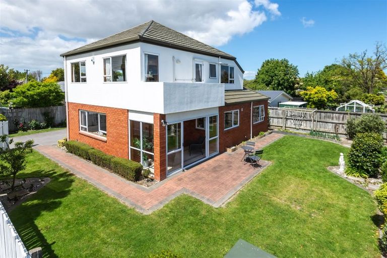 Photo of property in 33 Coniston Avenue, Ilam, Christchurch, 8041