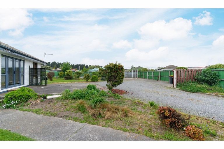 Photo of property in 17 Quebec Place, Wainoni, Christchurch, 8061