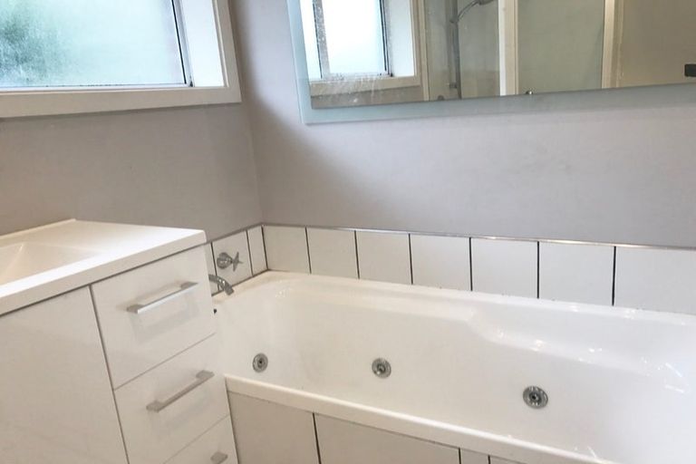 Photo of property in 40 Liverton Crescent, Bishopdale, Christchurch, 8053