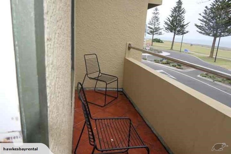Photo of property in 4/541 Marine Parade, Napier South, Napier, 4110