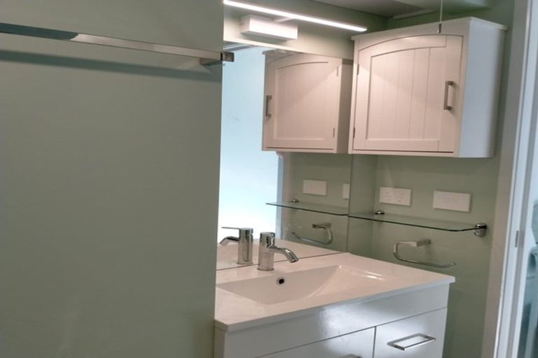 Photo of property in 71b Rosecamp Road, Beach Haven, Auckland, 0626