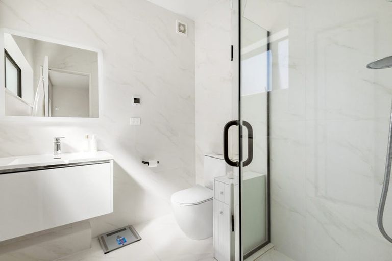 Photo of property in 3 Lemon Grove Lane, Greenhithe, Auckland, 0632