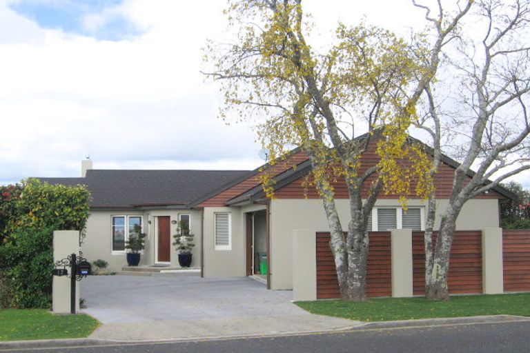 Photo of property in 17 Stratford Place, Otumoetai, Tauranga, 3110