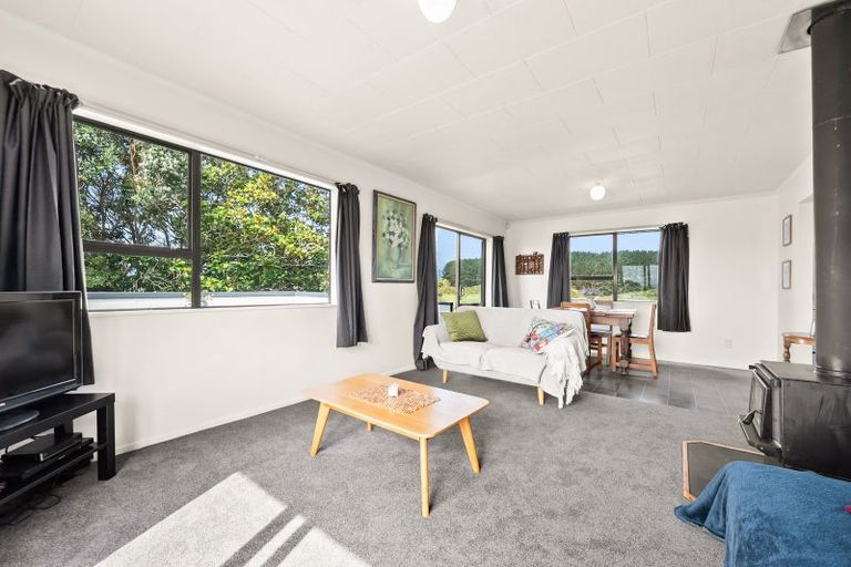 Photo of property in 19 Colenso Place, Otaki Beach, Otaki, 5512
