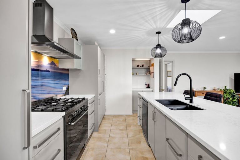 Photo of property in 19 Dolphin Parade, Bell Block, New Plymouth, 4312