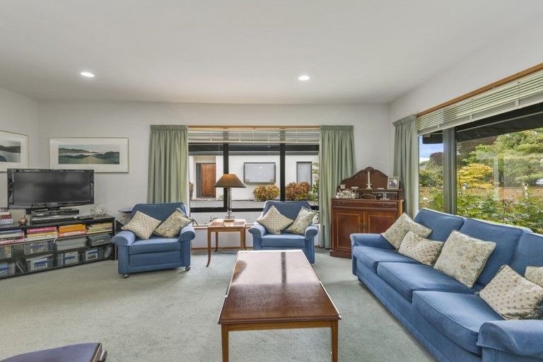 Photo of property in 2/8 Hamish Place, Westmorland, Christchurch, 8025