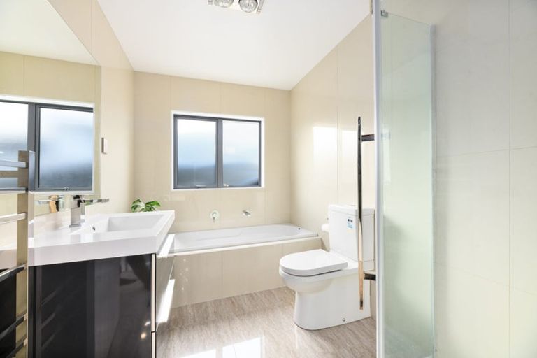 Photo of property in 10 Sauvignon Avenue, Ranui, Auckland, 0612