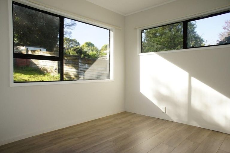 Photo of property in 3 Newport Place, Forrest Hill, Auckland, 0620
