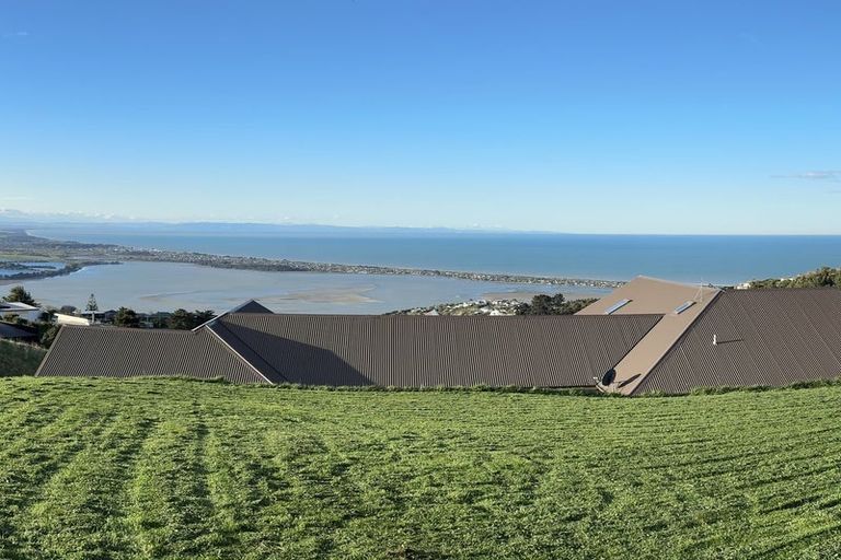 Photo of property in 4 Bluewater View, Mount Pleasant, Christchurch, 8081