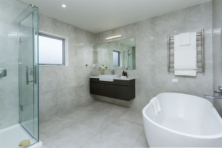 Photo of property in 48 Holland Road, Hillcrest, Auckland, 0627