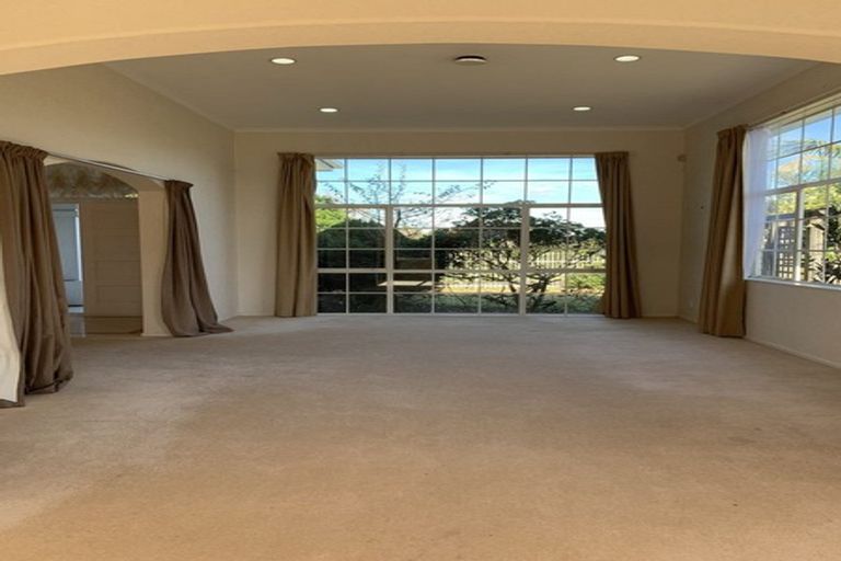 Photo of property in 41 Corta Bella Place, Golflands, Auckland, 2013