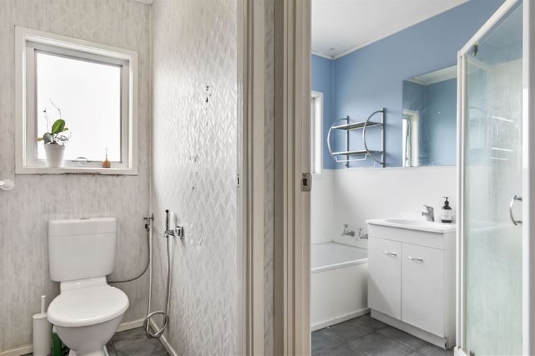 Photo of property in 53 Sunnynook Road, Forrest Hill, Auckland, 0620