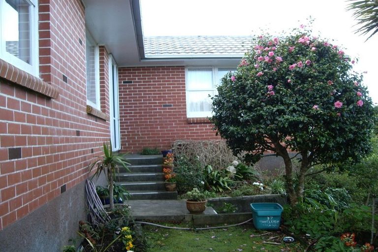 Photo of property in 37 Huntleigh Park Way, Ngaio, Wellington, 6035