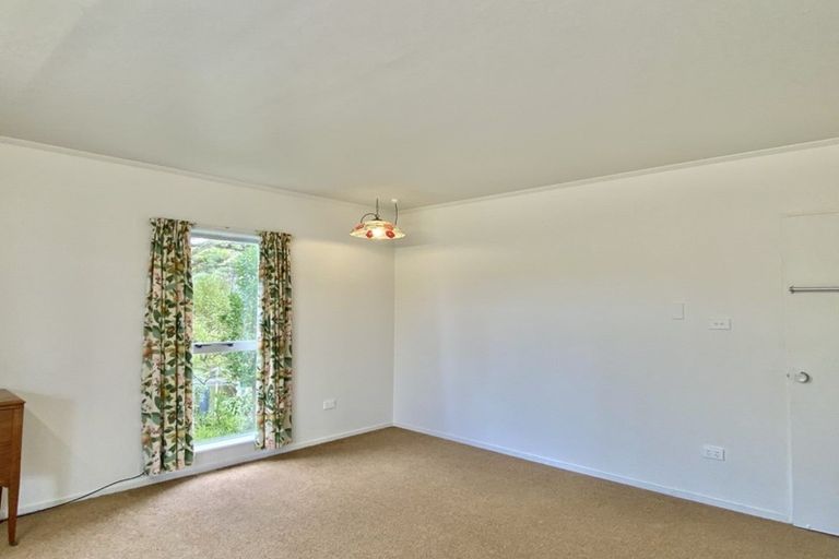 Photo of property in 48-50 Chesterton Street, Johnsonville, Wellington, 6037