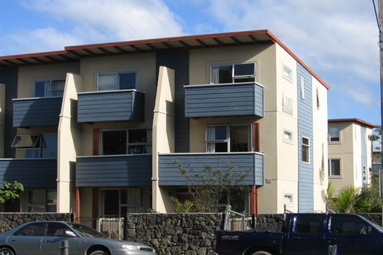 Photo of property in 9/3 Riverside Road, Orewa, 0931