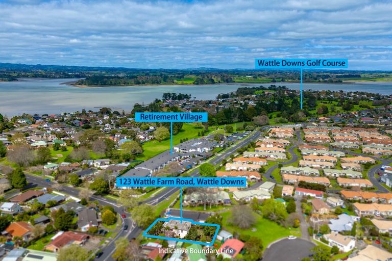 Photo of property in 123 Wattle Farm Road, Wattle Downs, Auckland, 2103