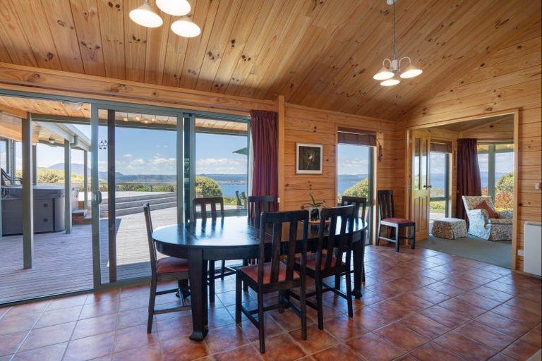 Photo of property in 8 Cameron Drive, Acacia Bay, Taupo, 3385