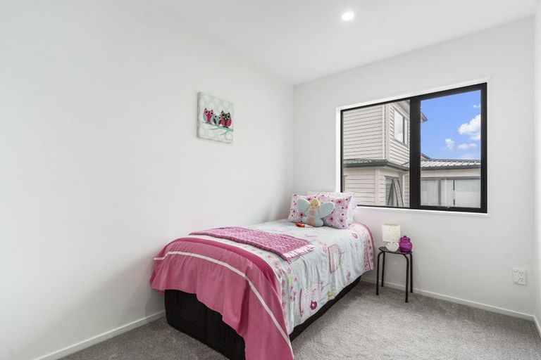 Photo of property in 7c Gladfield Lane, Te Atatu Peninsula, Auckland, 0610