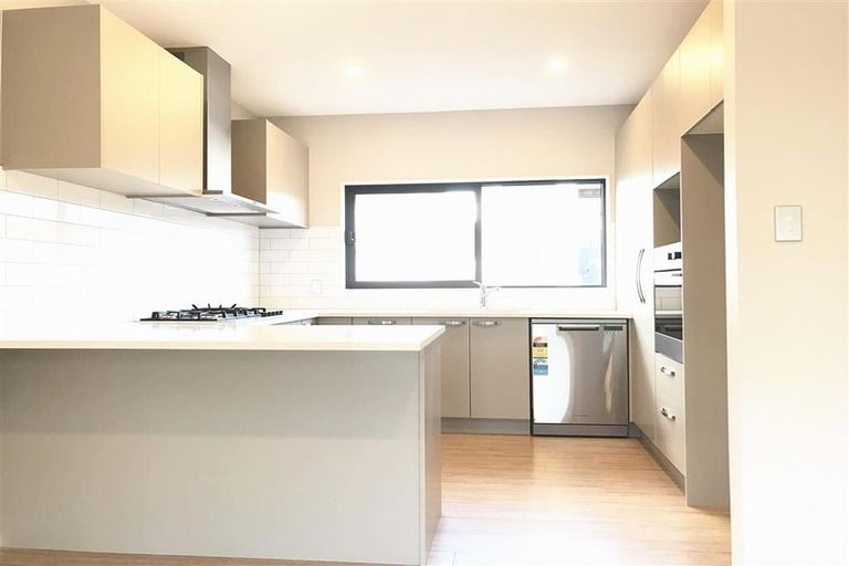 Photo of property in 7b Mcquoids Road, Flat Bush, Auckland, 2019