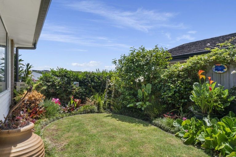 Photo of property in 37 Rochfort Crescent, Pyes Pa, Tauranga, 3112