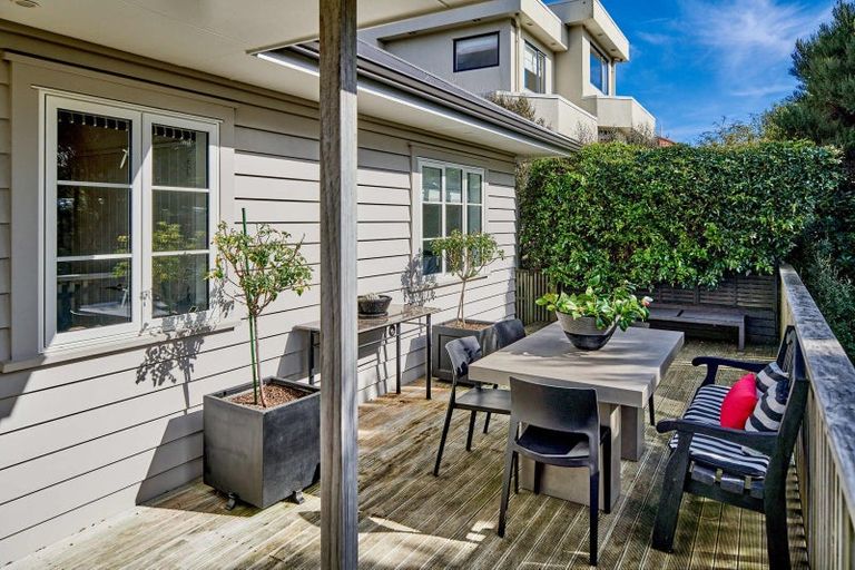 Photo of property in 21 Pendennis Point, Camborne, Porirua, 5026