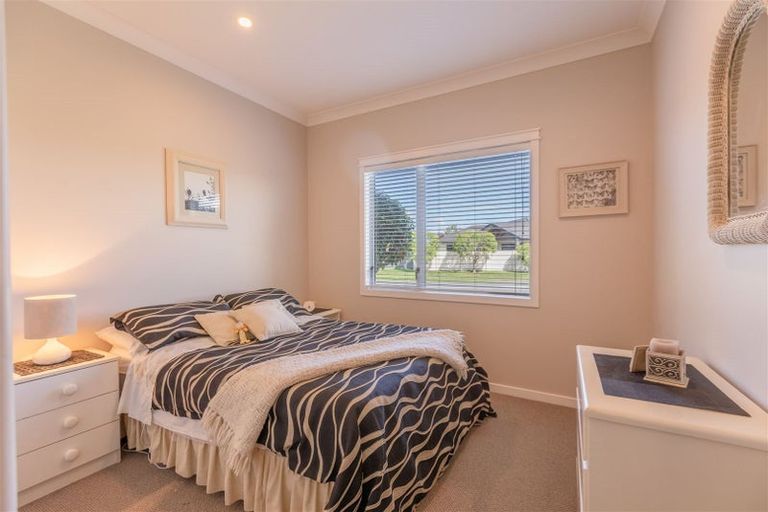 Photo of property in 12 Orotu Drive, Poraiti, Napier, 4112