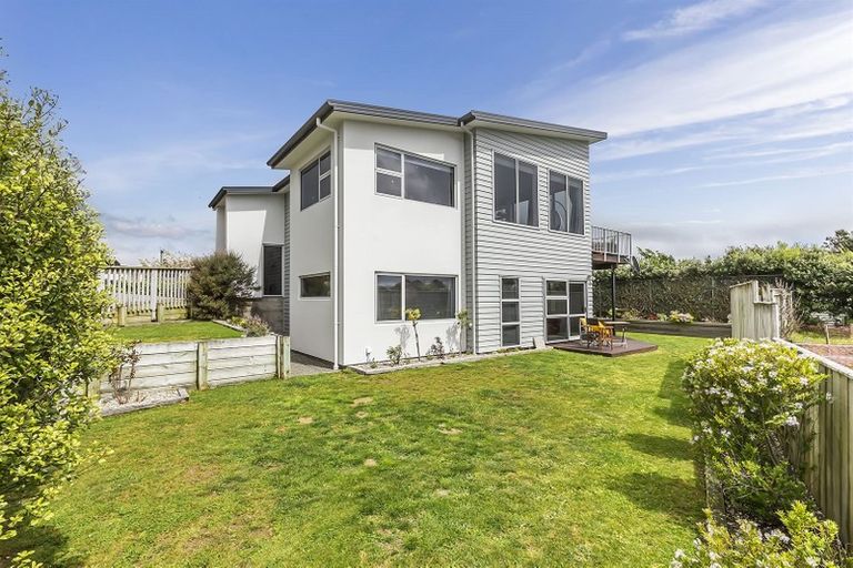 Photo of property in 58a Kahu Road, Paremata, Porirua, 5024