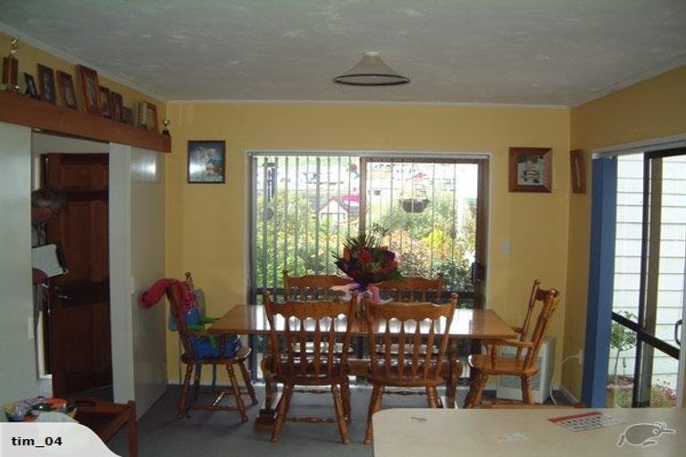 Photo of property in 32 Albatross Close, Whitby, Porirua, 5024