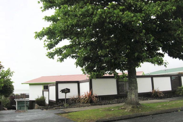 Photo of property in 60 West View Crescent, Onerahi, Whangarei, 0110