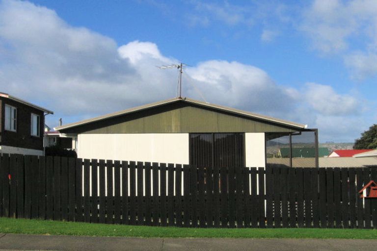 Photo of property in 2/3 Tireti Road, Titahi Bay, Porirua, 5022