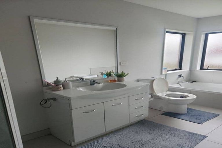 Photo of property in 5 Kotuku Crescent, Takanini, 2112