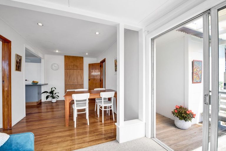 Photo of property in 62 Lismore Street, Merrilands, New Plymouth, 4312