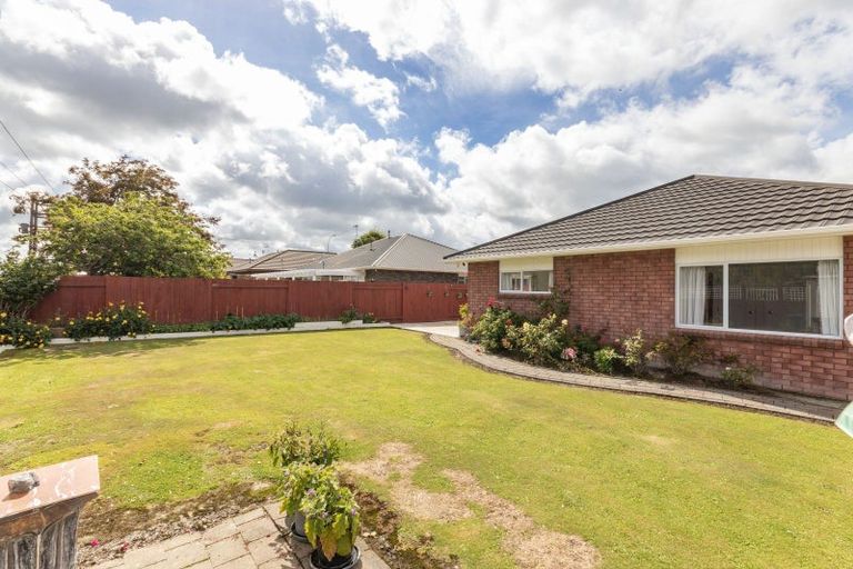 Photo of property in 6 Royal Oak Drive, Kelvin Grove, Palmerston North, 4414