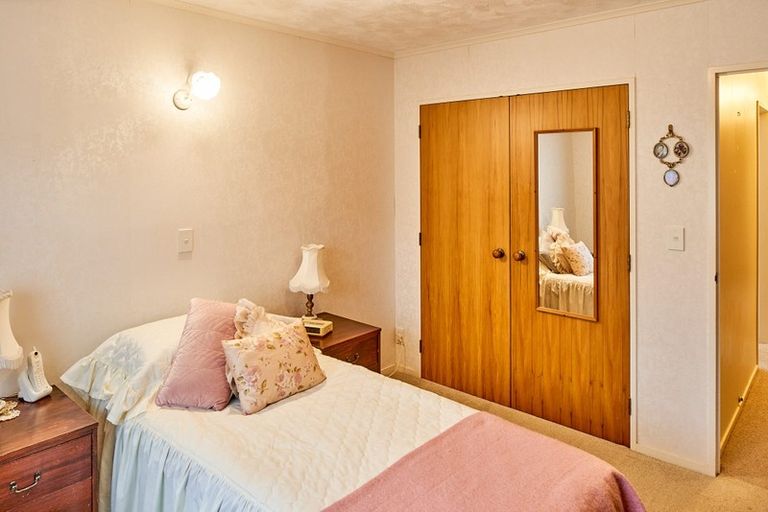 Photo of property in 102 Oxford Street, Tawa, Wellington, 5028