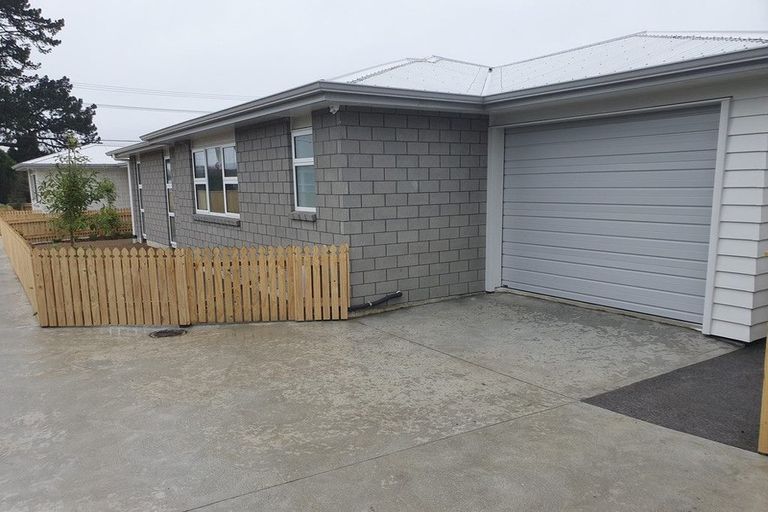 Photo of property in 43b Wainuiomata Road, Wainuiomata, Lower Hutt, 5014