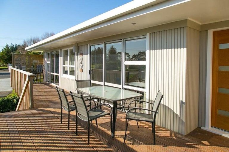 Photo of property in 579 Great South Road, Rosehill, Papakura, 2113