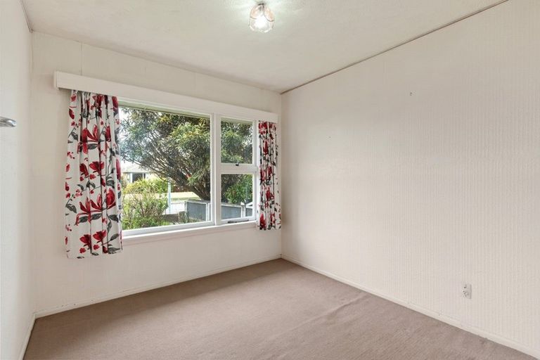 Photo of property in 4 Dunstan Crescent, Hornby, Christchurch, 8042