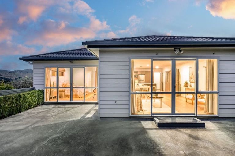 Photo of property in 5 Tongariro Drive, Aotea, Porirua, 5024