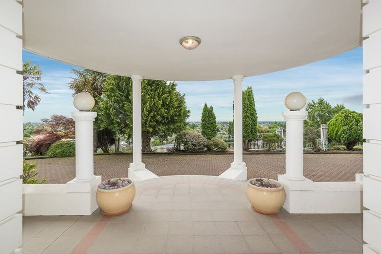 Photo of property in 24 Overdale Drive, Cashmere, Christchurch, 8022