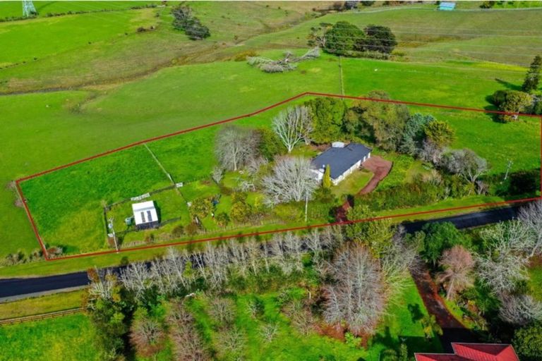 Photo of property in 68 Henwood Road, Taupaki, Henderson, 0782