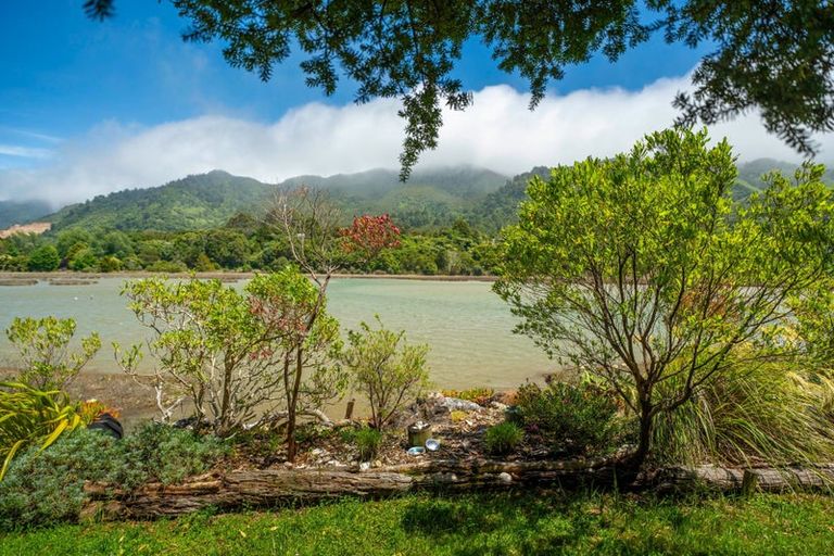 Photo of property in 50 Totara Avenue, Collingwood, 7073