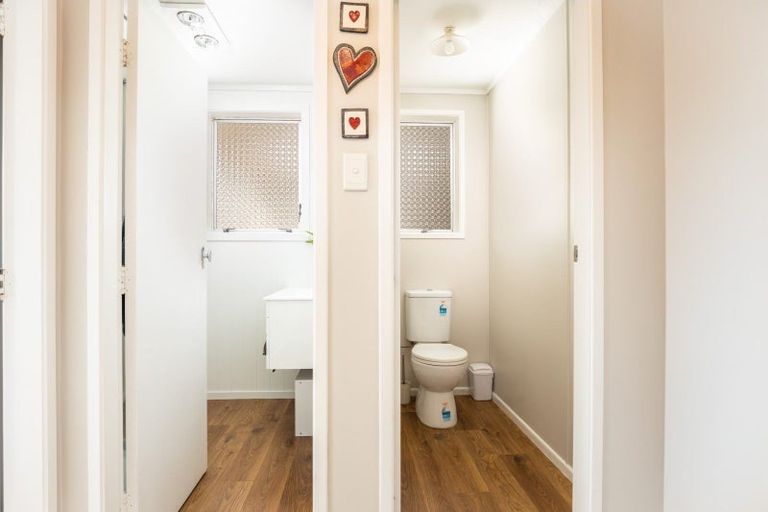 Photo of property in 119 Riversdale Drive, Merrilands, New Plymouth, 4312