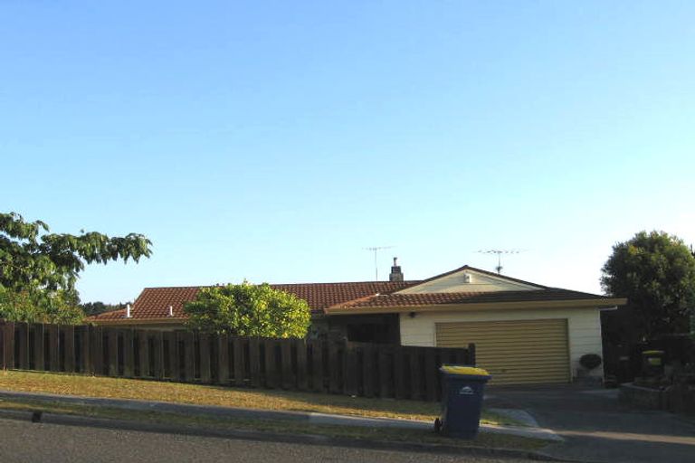 Photo of property in 132 Oaktree Avenue, Browns Bay, Auckland, 0630