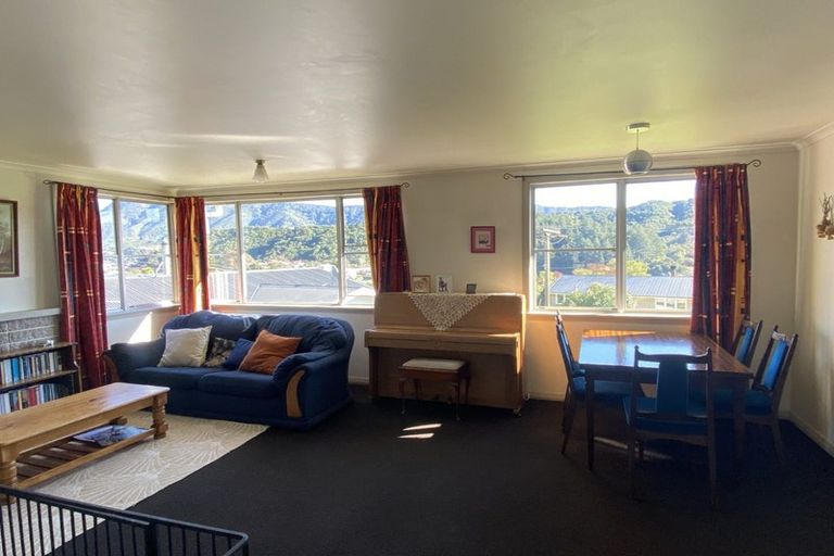 Photo of property in 75 Milton Terrace, Picton, 7220