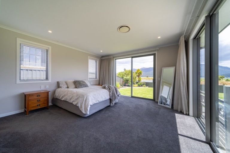 Photo of property in 21 Red Deer Place, Te Anau, 9600