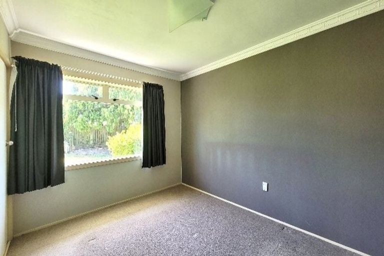 Photo of property in 31 Prince Regent Drive, Half Moon Bay, Auckland, 2012