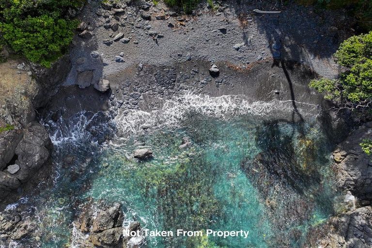 Photo of property in 28 Barrier View Road, Leigh, 0985