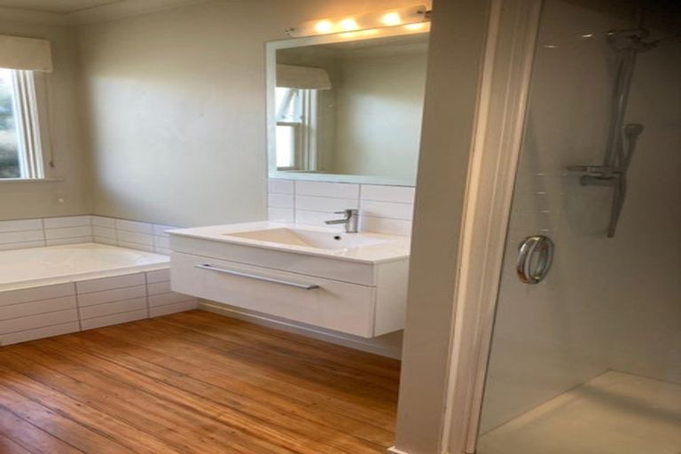 Photo of property in 14 Toru Road, Paraparaumu Beach, Paraparaumu, 5032